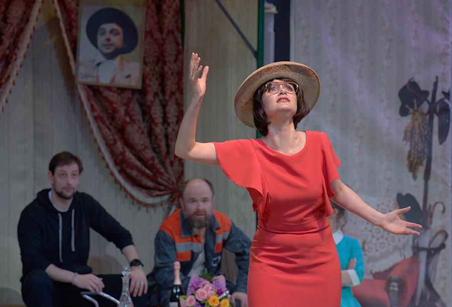Театр драмы «Вариант» представил премьеру спектакля «Три жениха по цене одного»